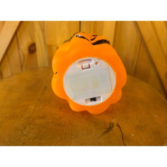 Sylvania 8" LED Halloween Pumpkin Candle Battery Operated (5538) - Picture 7 of 9